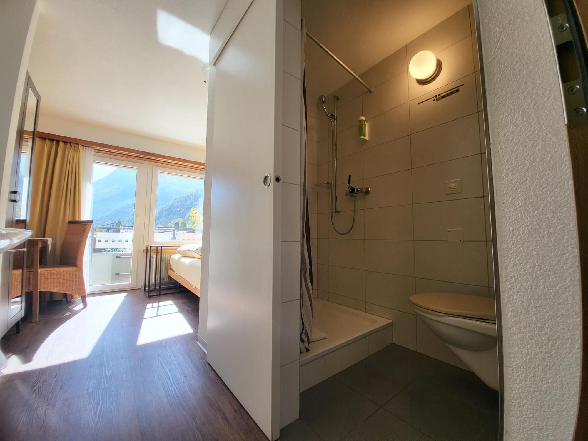 Pension Heino Saas-Grund Pokoj fotografie